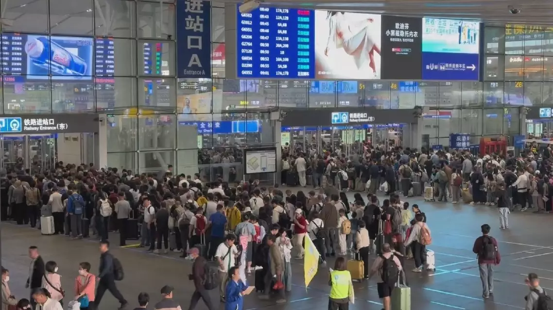 Guangzhou-Shenzhen-Hong Kong railway sees record travel surge during Qingming holiday