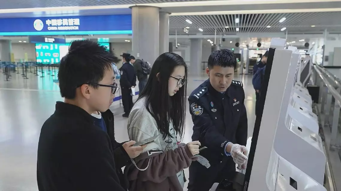 China's ports see high passenger traffic during Qingming holiday