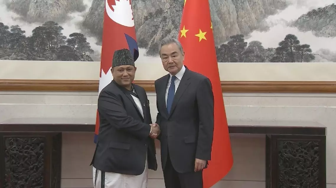 Chinese, Nepali foreign ministers hold talks in Beijing