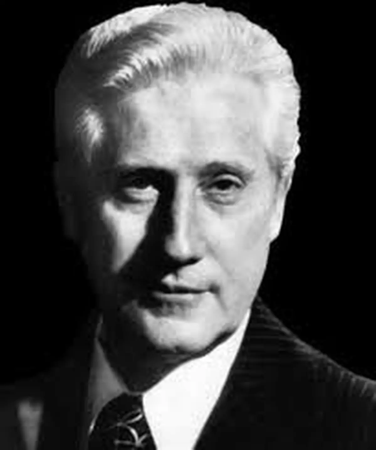 美商務部長話中美貿易差距可以英哩計算美國玩嘢出兩艘軍艦通過台海