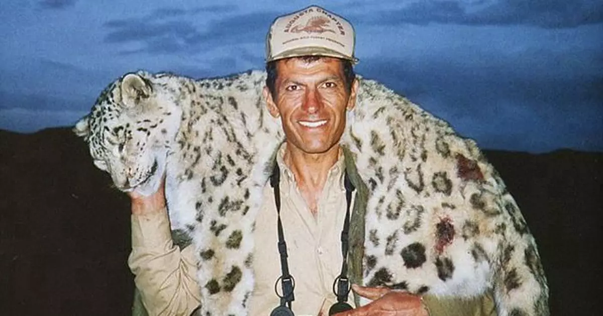 People signs petition to bring a US trophy hunter to justice