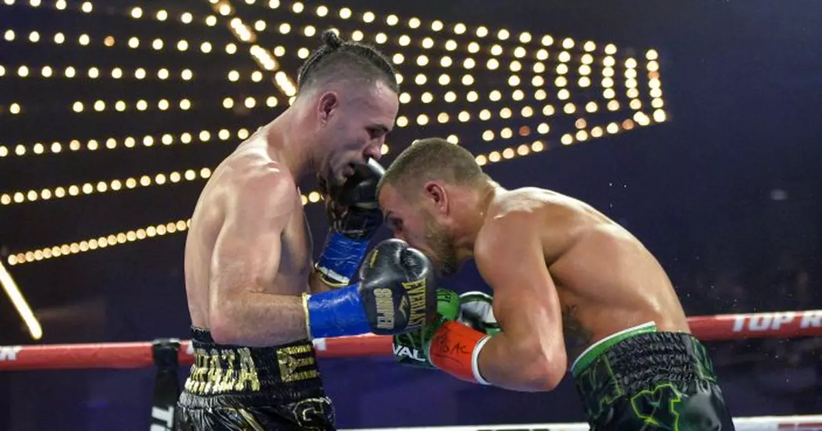 Lomachenko wins unanimous decision for 2nd lightweight belt
