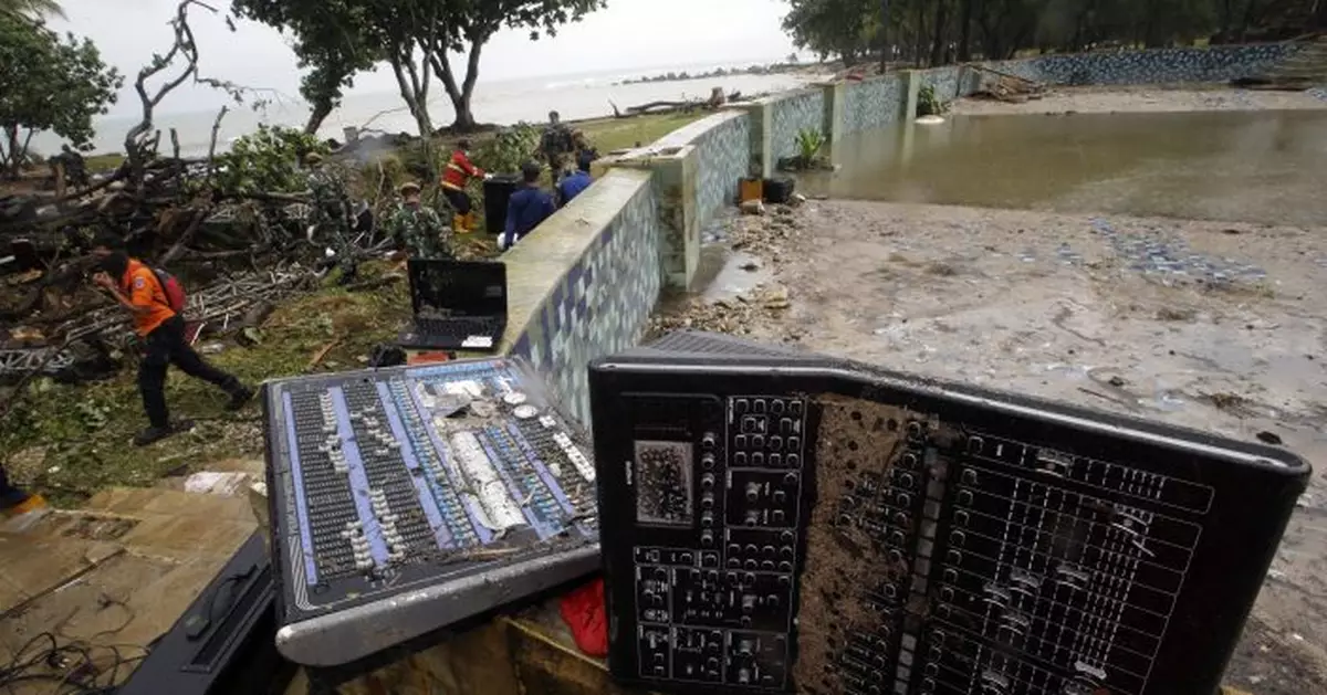 Stealth Indonesia tsunami turns perfect night into nightmare