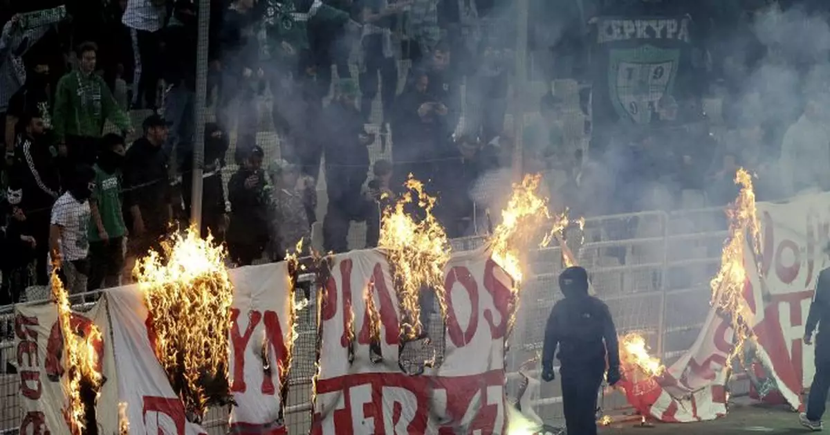 Panathinaikos-Olympiakos game abandoned after clashes