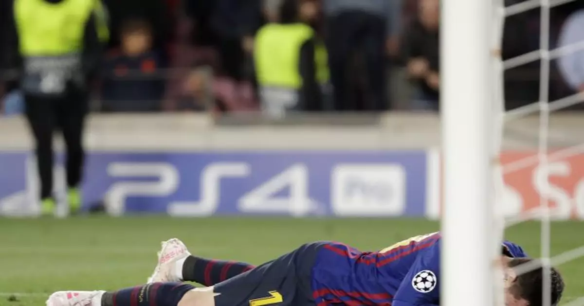 Dembele injures leg, will miss Barca's game at Liverpool