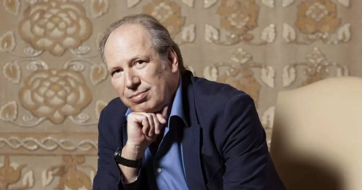 'Lion King' composer Hans Zimmer finds circle of life