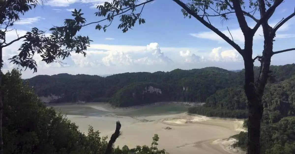 Mexico sees jungle lakes evaporate amid lower rainfall