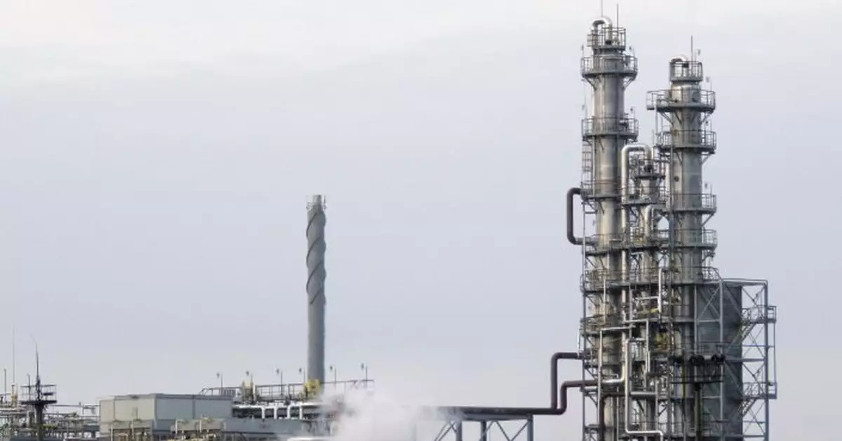 Russia to resume limited oil supplies to Belarus amid talks