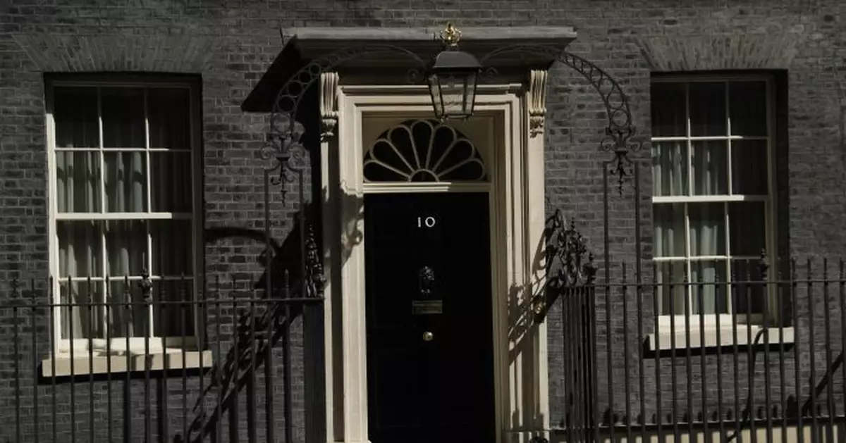 UK watchdog steps up probe into Johnson&#039;s apartment refurb