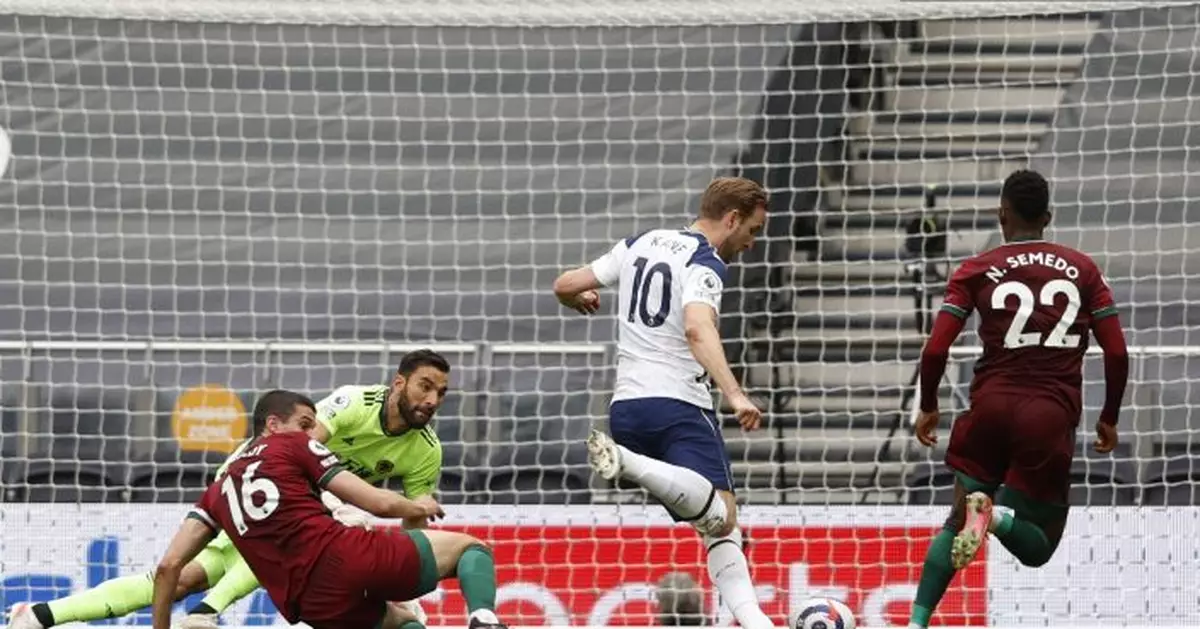 Golden Boot-chasing Kane leads Tottenham to win over Wolves