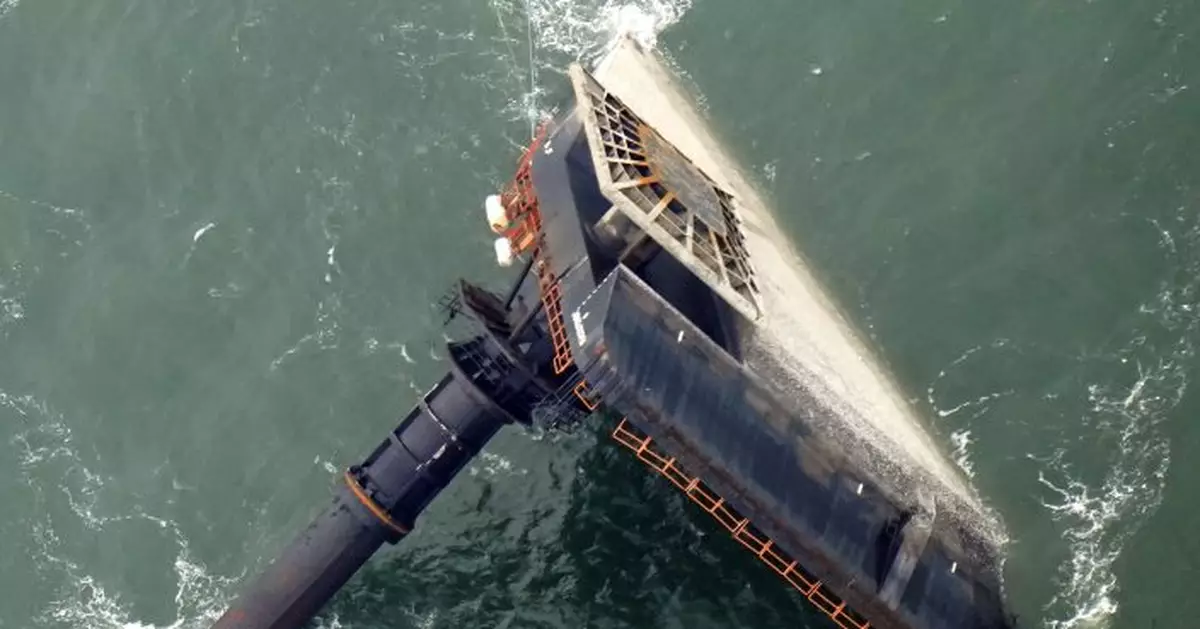 Offshore lift boat flipped while lowering legs, turning