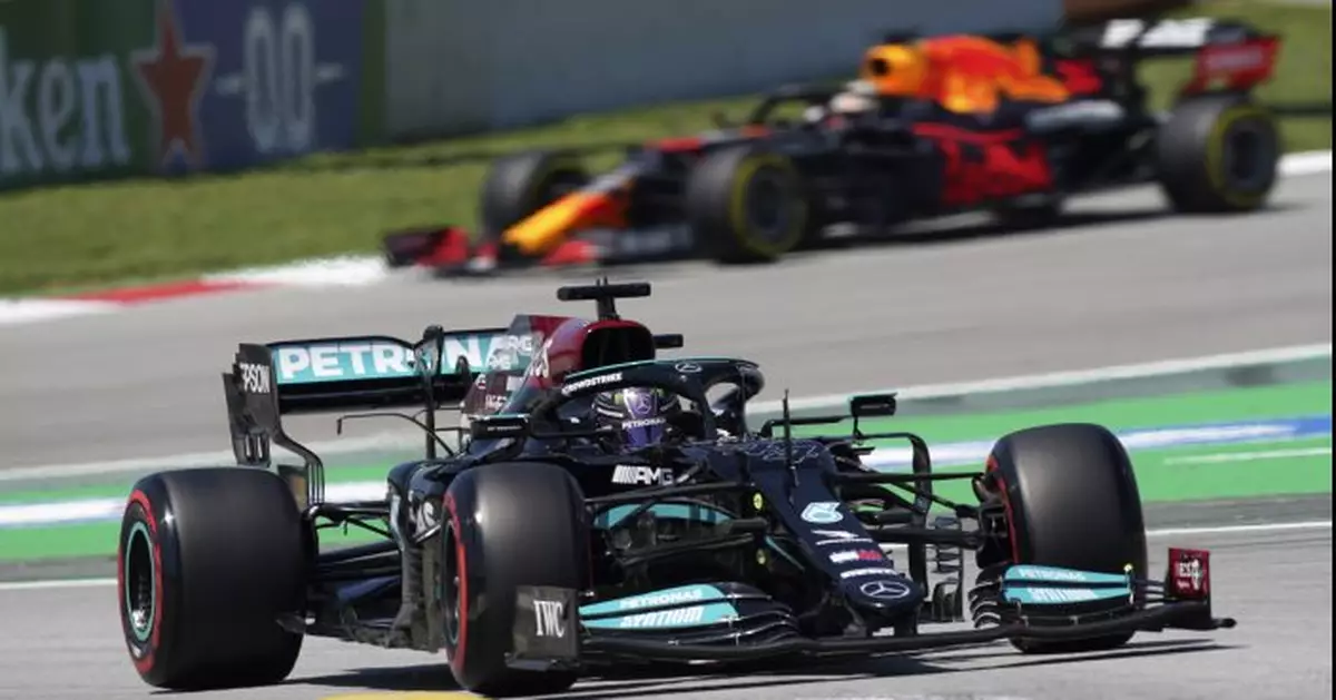 Verstappen edges Hamilton in 3rd practice at Spanish GP