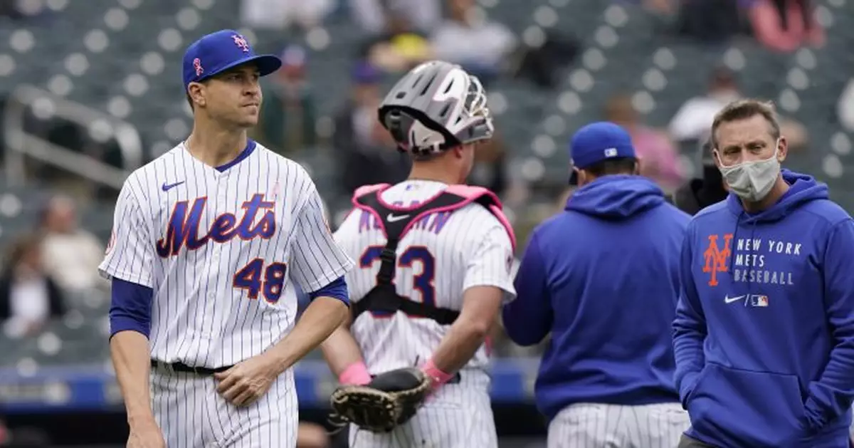 Mets&#039; deGrom plays catch, studies mechanics amid side issue