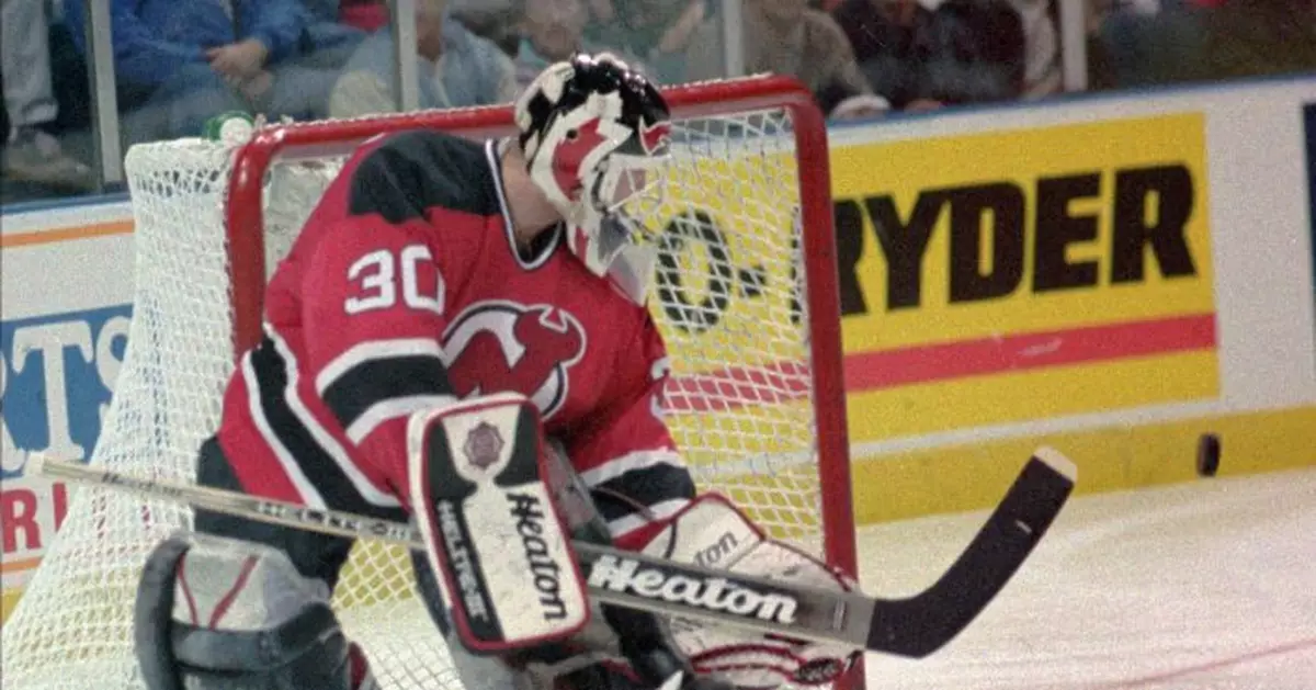 Beating the goalie: Low shots hurt netminders of yesteryear