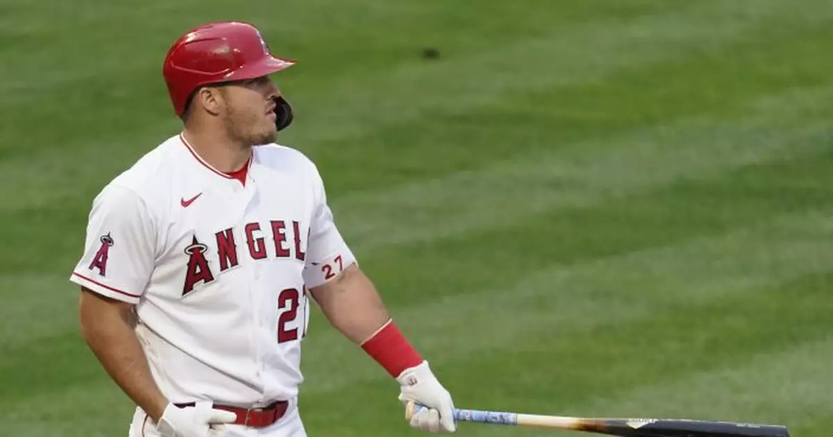 LEADING OFF: Trout strains calf, New York teams hurting
