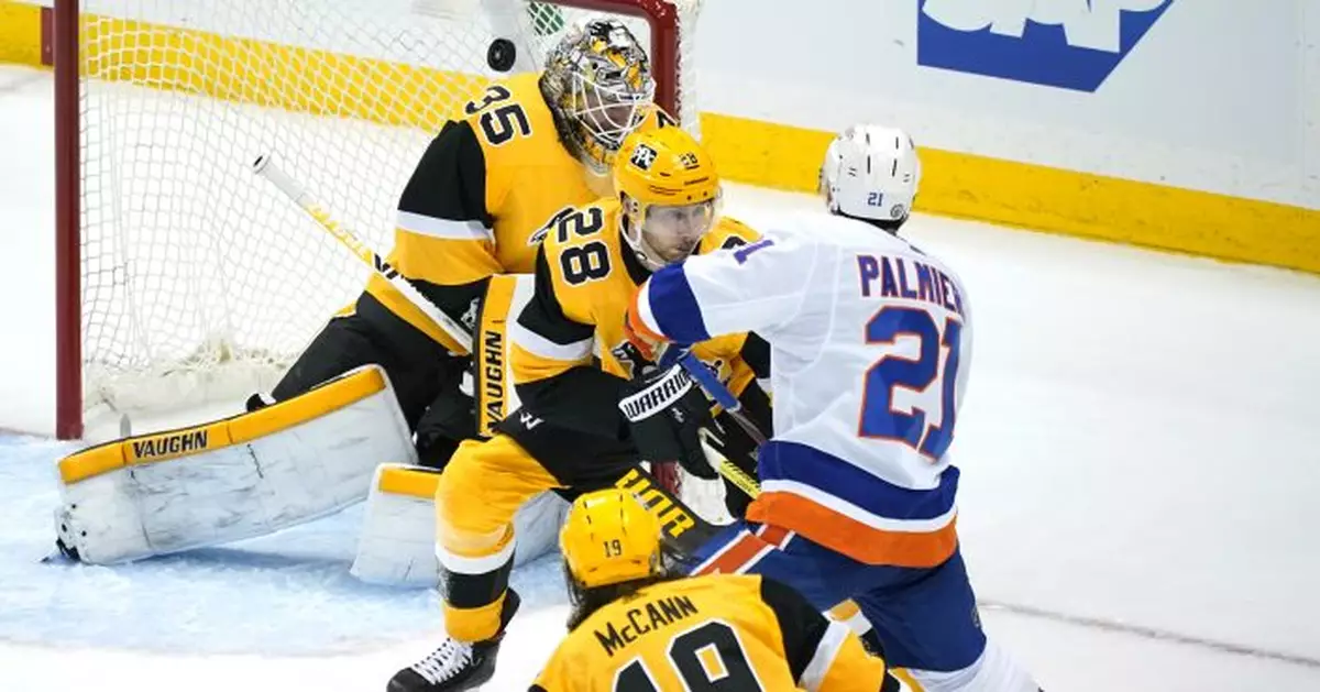 Palmieri scores in OT, Islanders beat Penguins 4-3 in Game 1