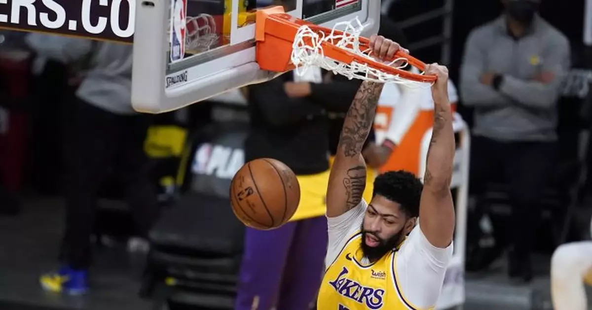 Davis, James lead Lakers past erratic Suns for 2-1 lead