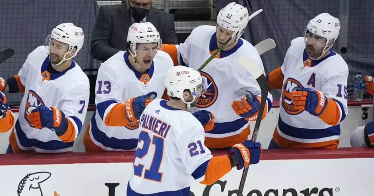 Palmieri&#039;s OT winner lifts Isles by Penguins 4-3 in Game 1