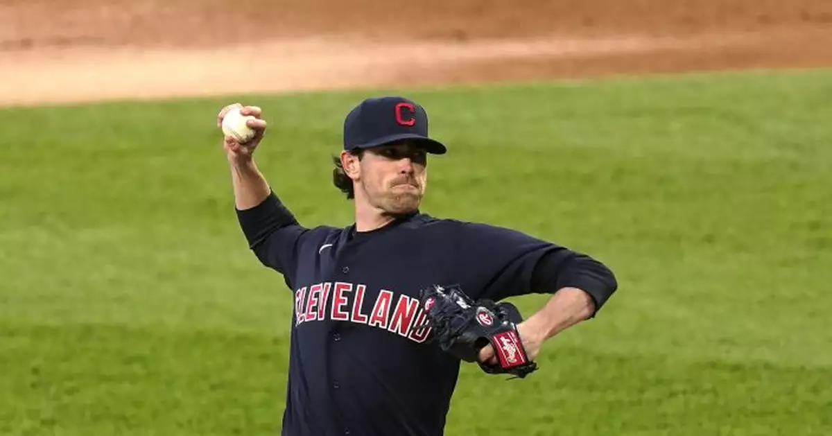 Bieber strikes out 11, sets K record as Indians beat Chisox