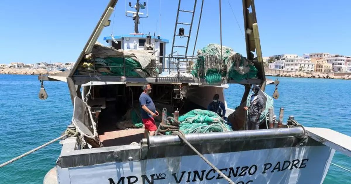 Italy&#039;s Lampedusa island slammed again by migrant arrivals