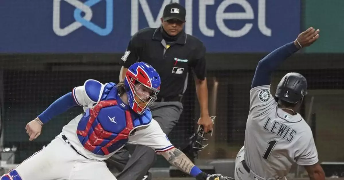 Gallo 2 HRs, Rangers throw out Lewis at plate to top M&#039;s 9-8