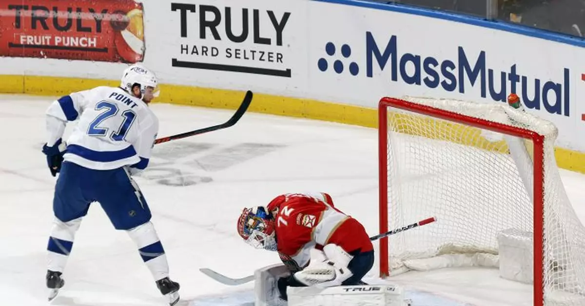 Point scores 2 in 3rd to lift Lightning over Panthers 5-4