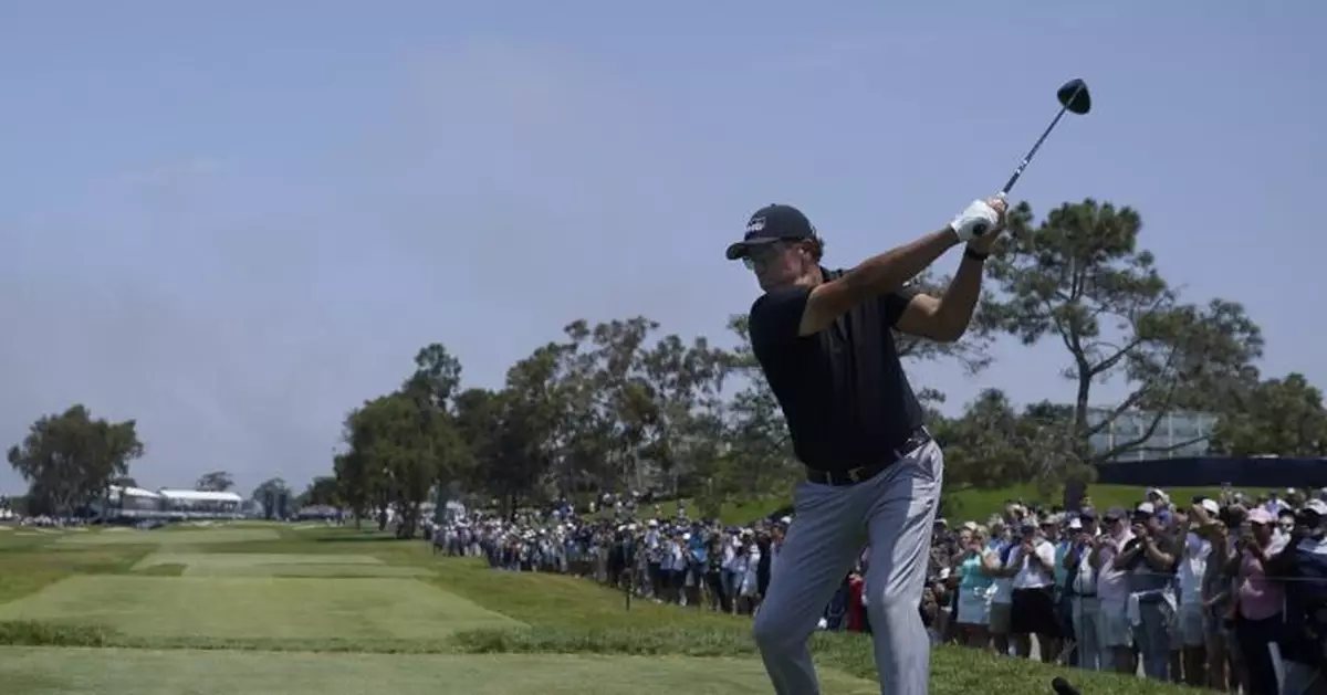 The Latest: Another US Open disappointment for Mickelson