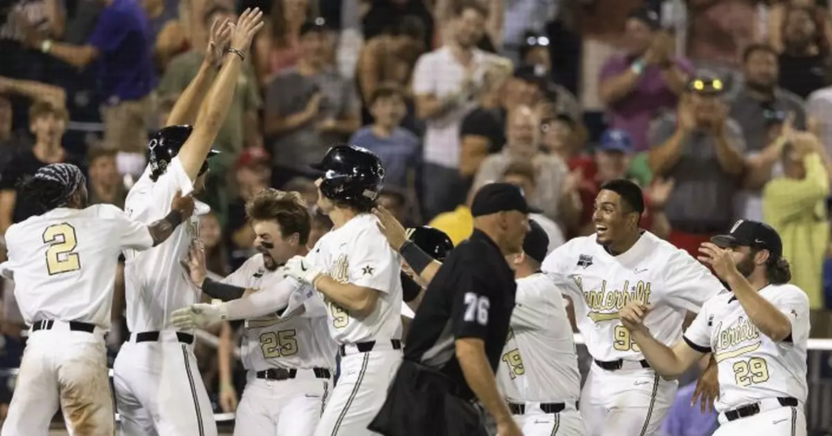 Vandy scores on wild pitch in 9th, beats Stanford 6-5 at CWS