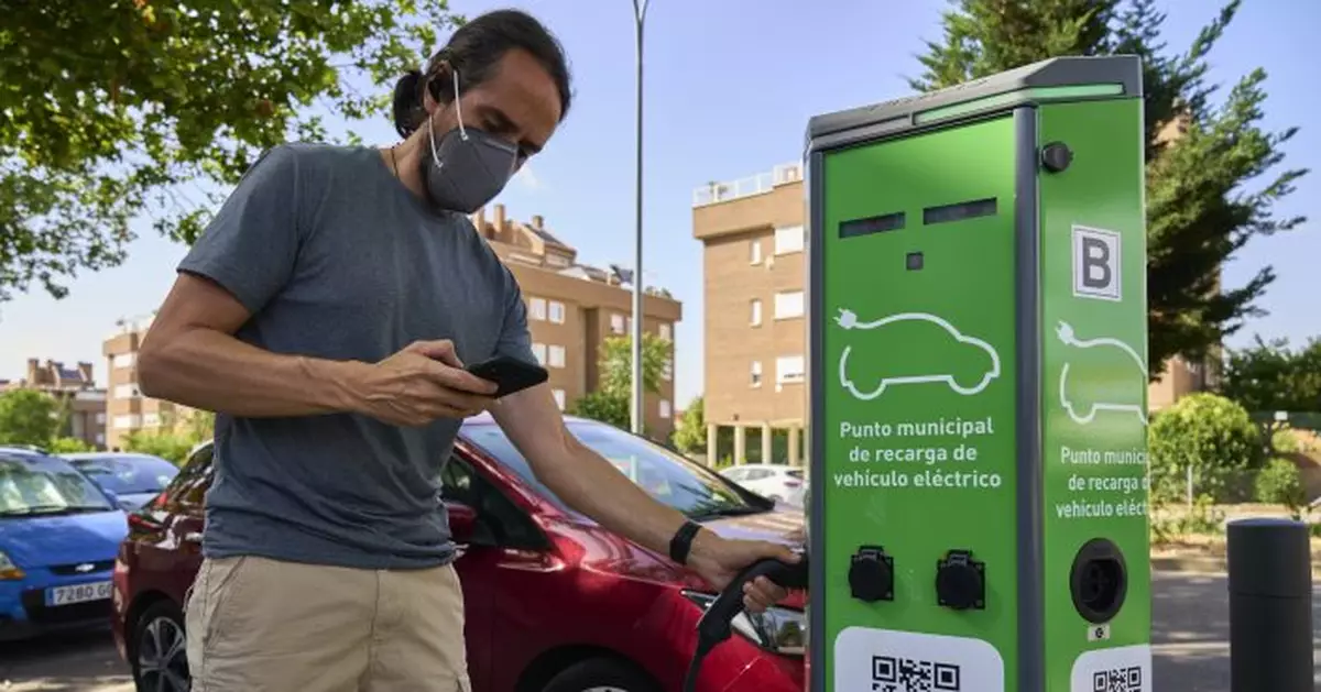 Spain hopes to jumpstart electric car industry with EU funds