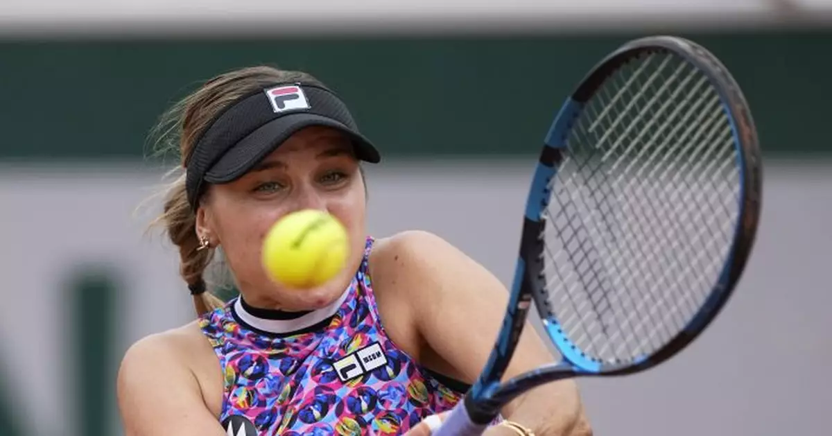 Kenin reaches 4th round at French Open by beating Pegula