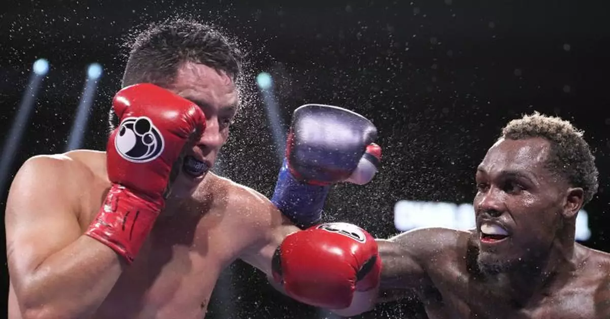 Charlo unanimously outpoints Montiel to retain title