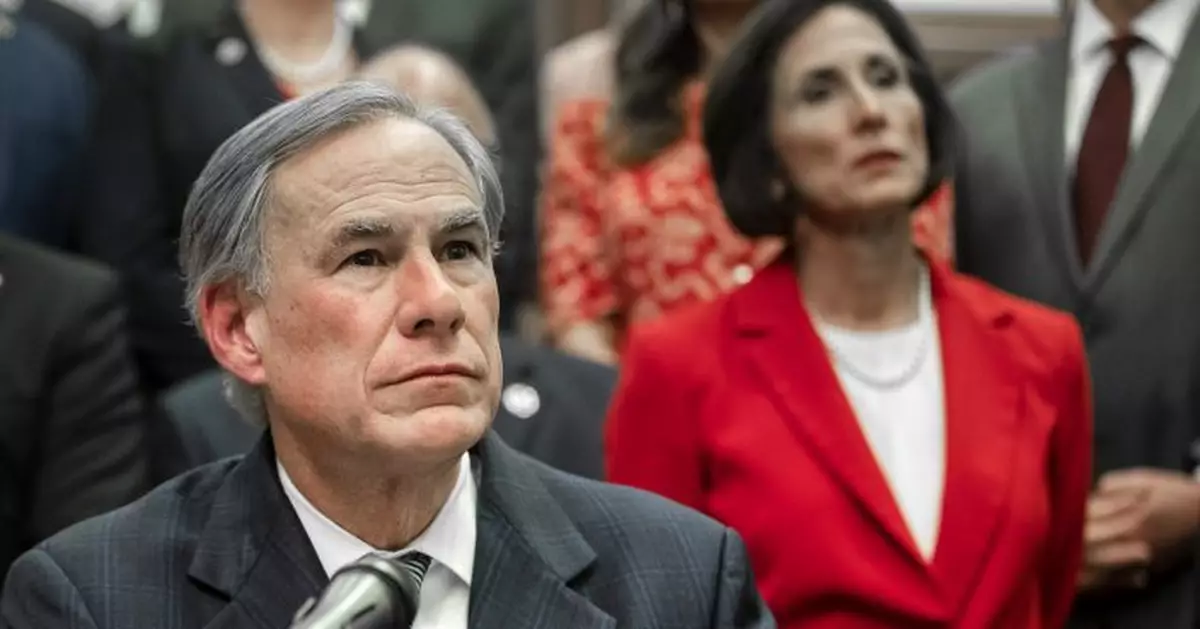 Texas governor: State, crowdsourcing will fund border wall