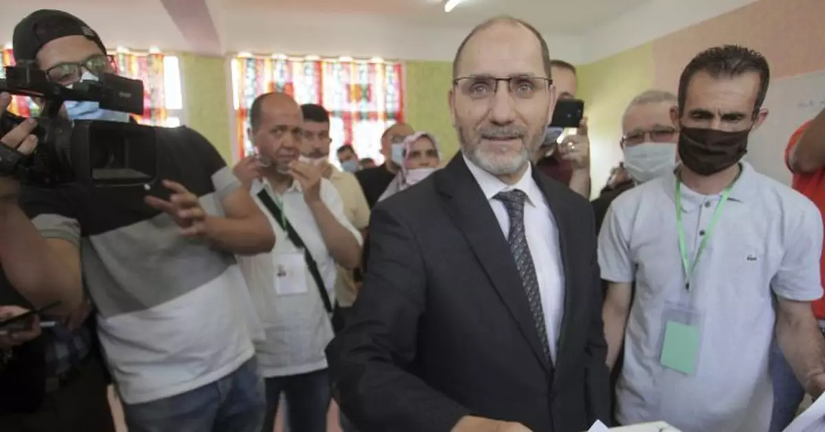 Islamist party makes early victory claim in Algeria election