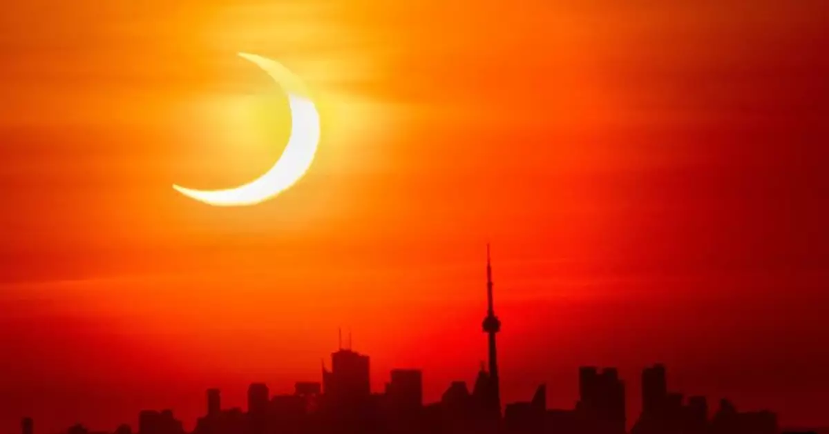 Sunrise special: Solar eclipse thrills world&#039;s northern tier