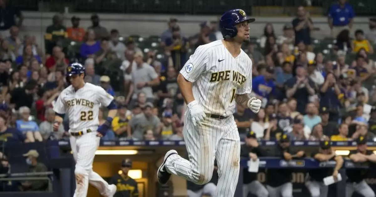 Brewers win 7-4 by capitalizing on Pirates&#039; control problems