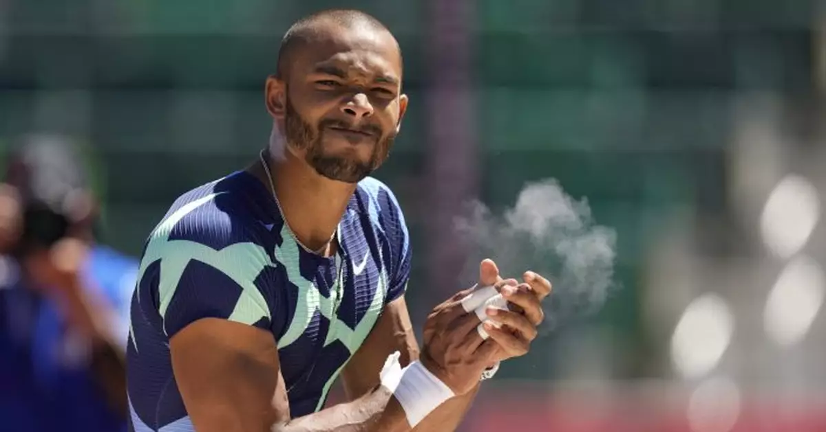 The Latest: Scantling takes lead after Day 1 of decathlon