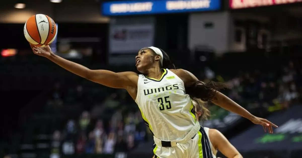 Jewell Loyd hits 3 at buzzer, Storm beat Wings 105-102 in OT