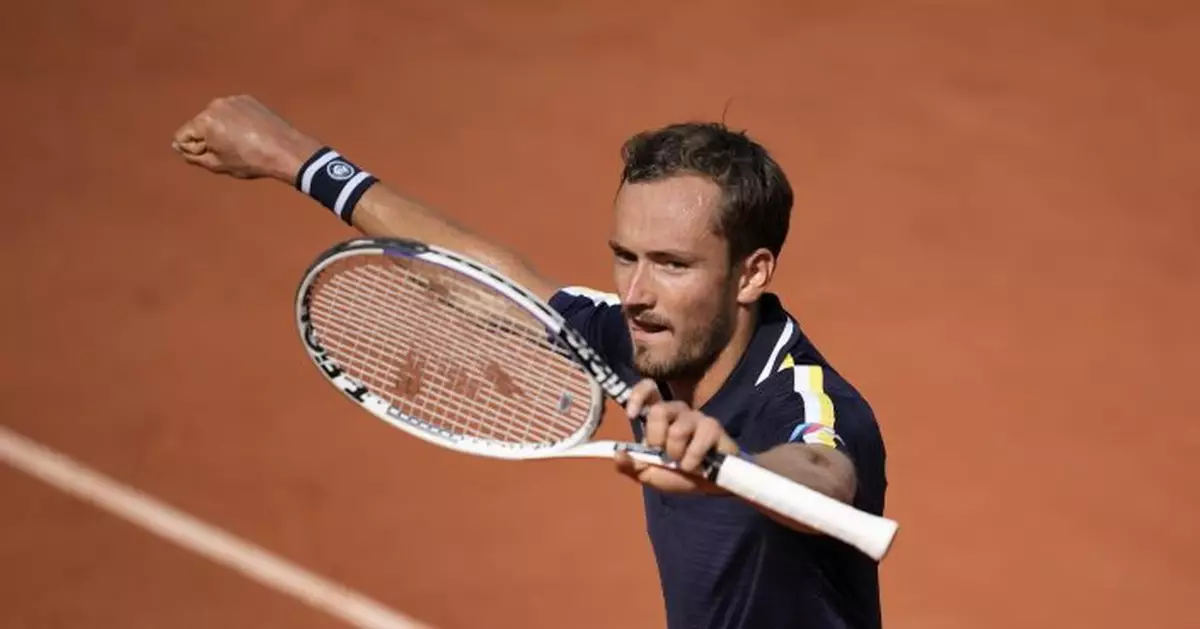 Medvedev-Tsitsipas showdown highlights French Open schedule