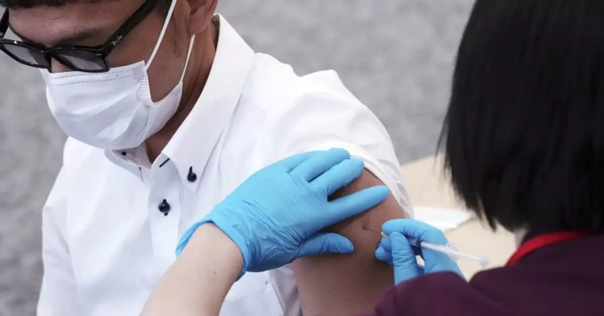 Companies give vaccines to workers, boosting Japan&#039;s rollout