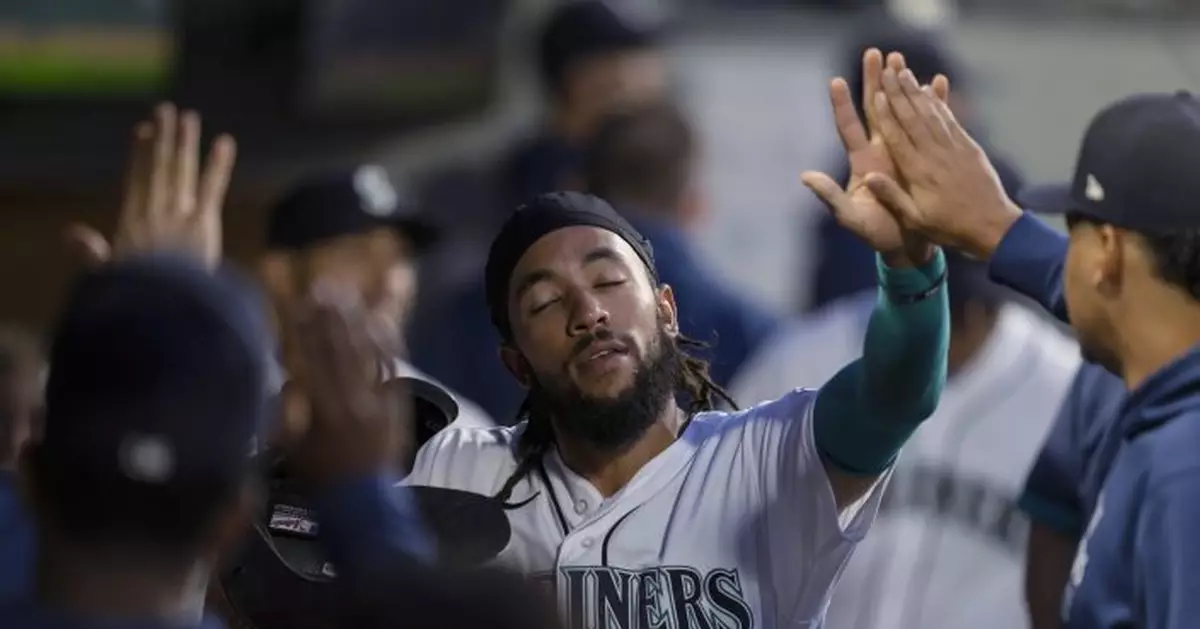 Mariners pounce on Twins early, cruise to 10-0 victory