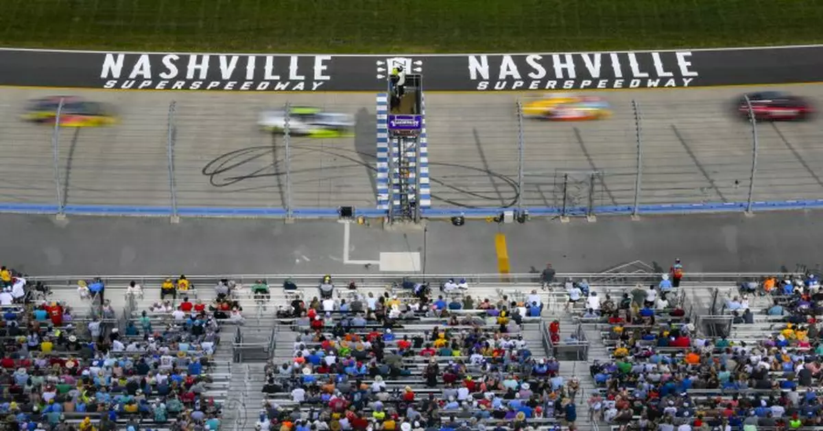 Traffic delays start of Nashville&#039;s 1st Cup race in 37 years