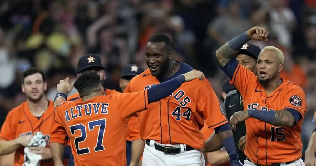 Alvarez&#039;s RBI double in 9th lifts Astros to 2-1 win over Sox
