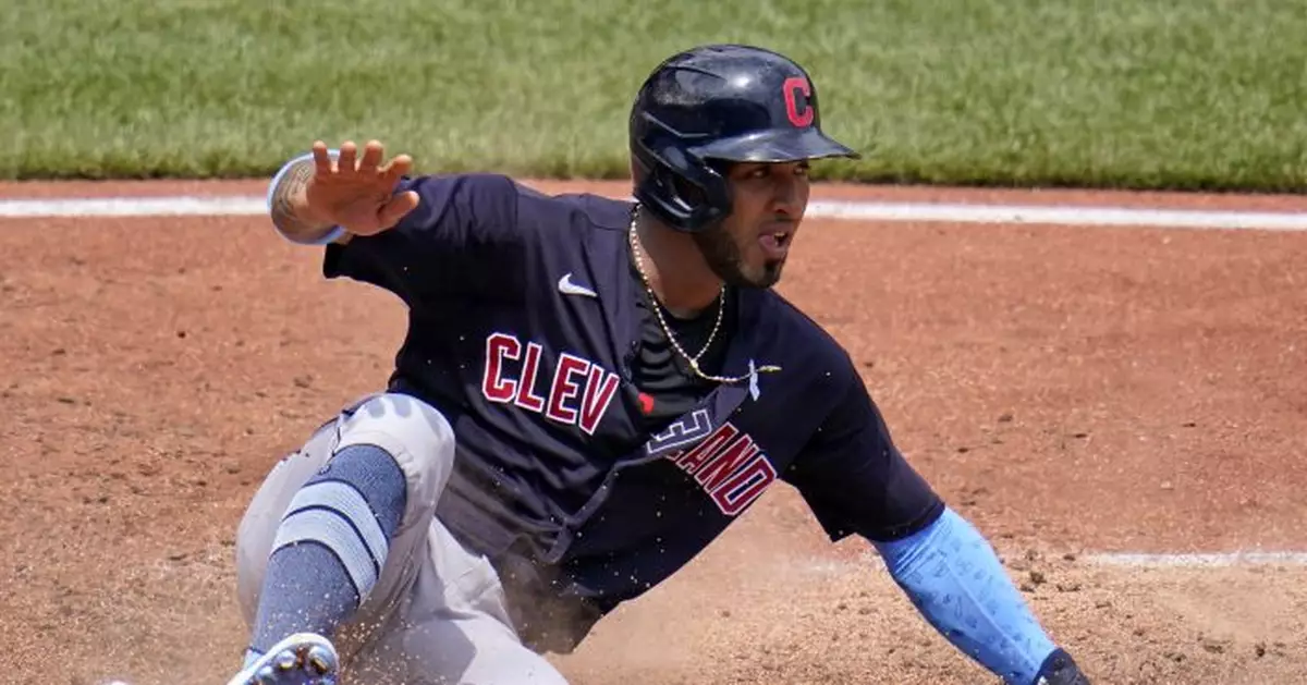 Naylor RBI single in 7th, Indians avoid sweep vs Pirates