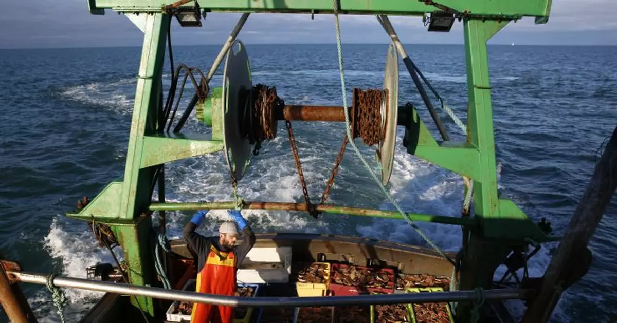 France vows to keep battling in fishing dispute with UK
