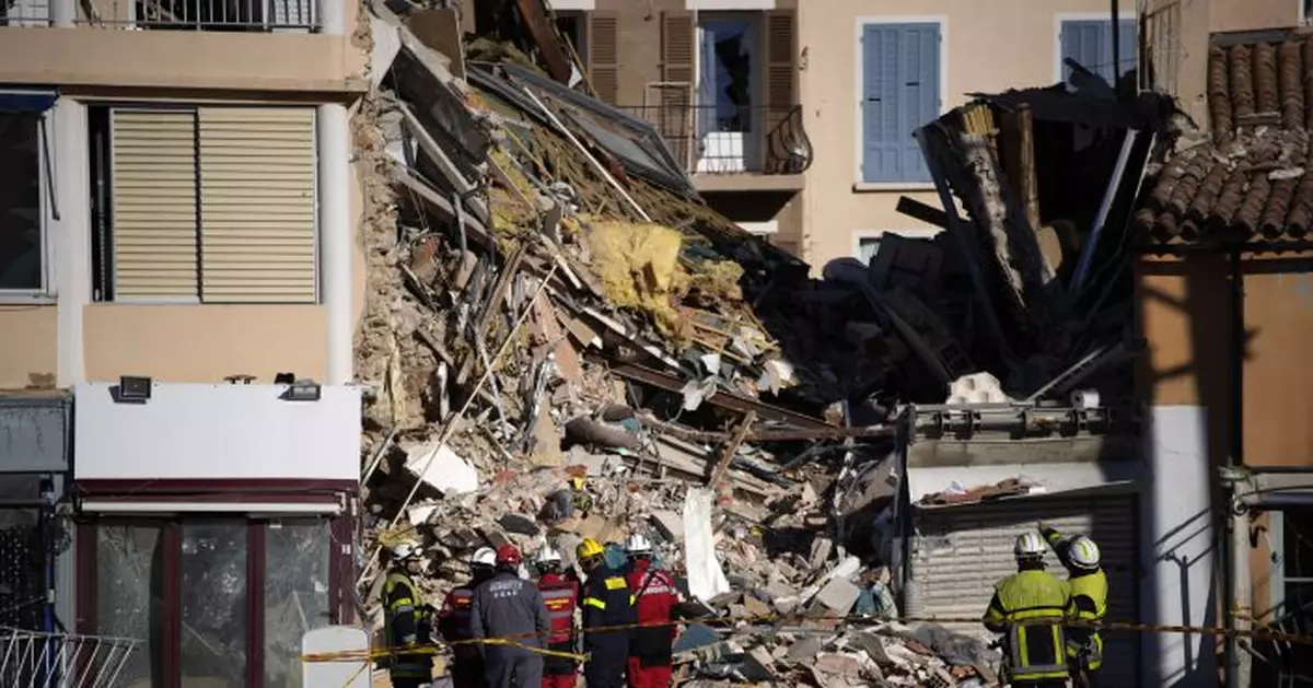 Blast levels French building; at least 1 dead, baby found