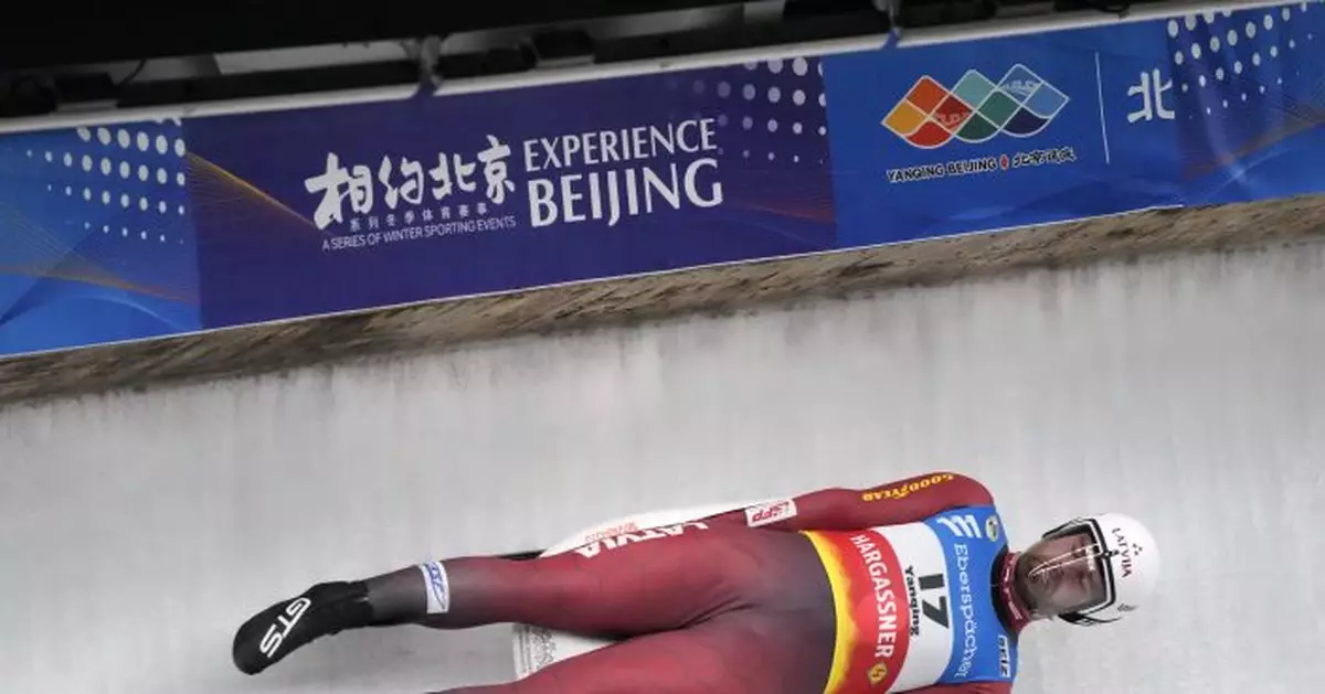 Aparjods gives Latvia 1st men&#039;s World Cup luge win