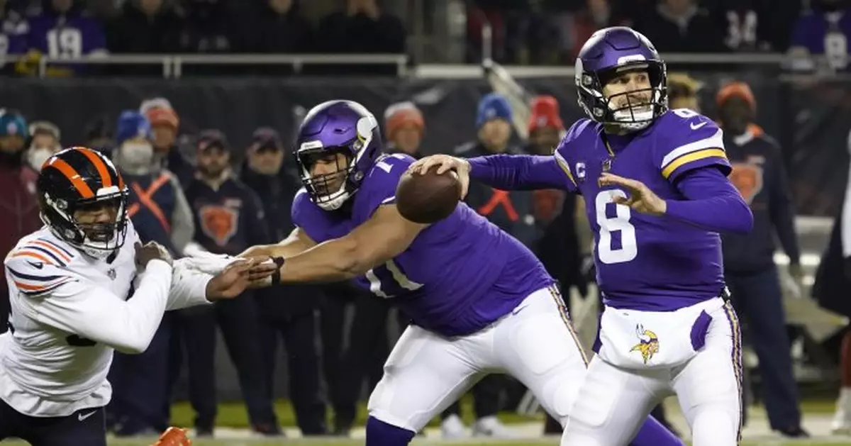 Hard-to-figure Vikings still trudging ahead in playoff chase