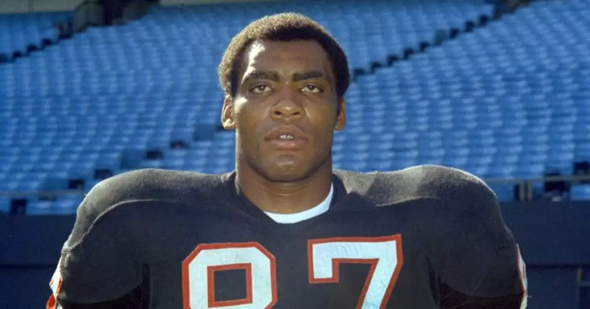 Football Hall of Famer Claude Humphrey dies as age 77