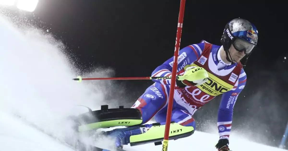 France&#039;s Noël leads 1st run of World Cup slalom in Madonna