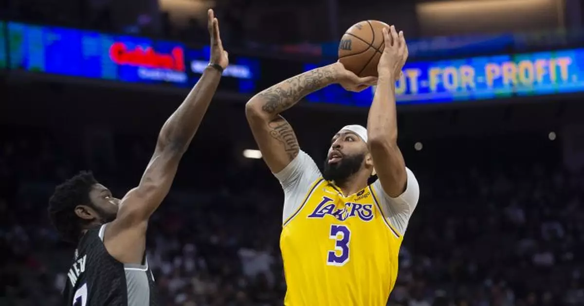Lakers overcome James&#039; absence to beat Kings 117-92